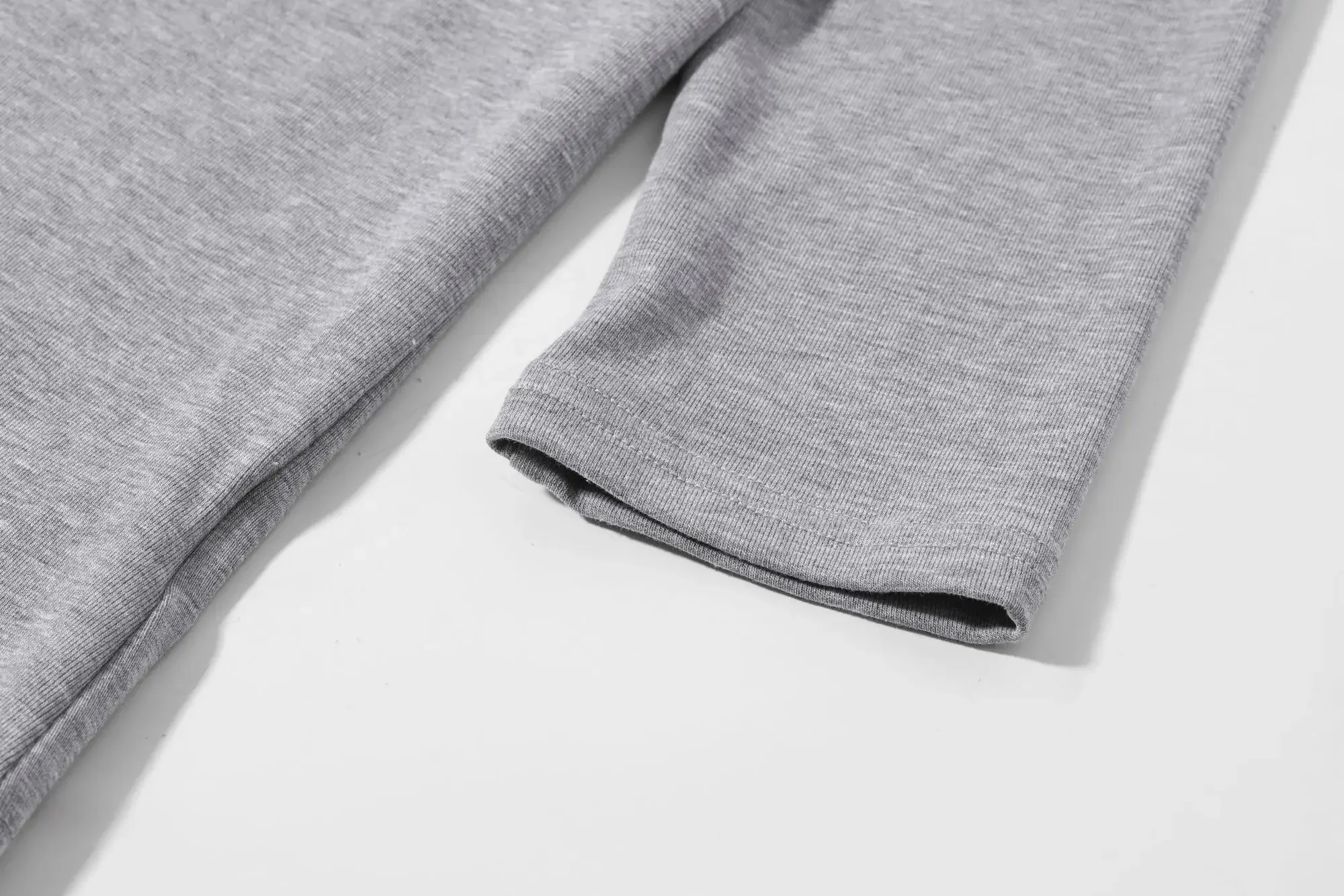 AOSSVIAO 2026 Herbst Neues Damen-T-Shirt Trendiges U-Ausschnitt Dreiviertelärmel-T-Shirt Minimalistisches Weißes Einfarbiges Vielseitiges Lässiges Oberteil – Detail 8