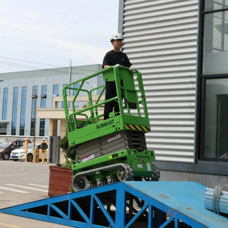 Tracked scissor lift platform electro-hydraulic lift for aerial work