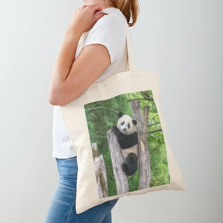 

Giant Panda Xiao Qi Ji at the Smithsonian's National Zoo Tote Bag sacs de shopping the tote bag tote bag