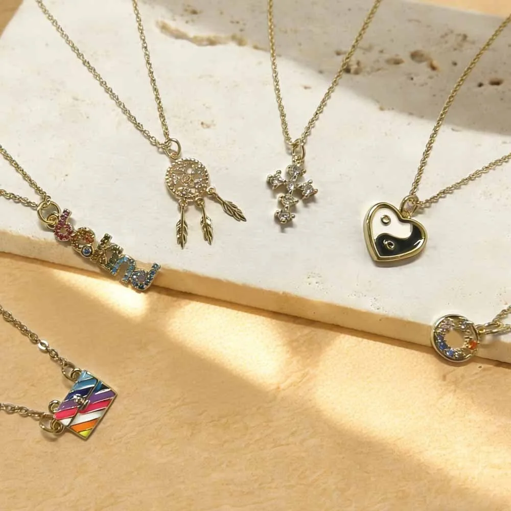New heart-shaped Tai Chi gossip diamond-encrusted black and white oil drop necklace, retro simple gas necklace jewelry