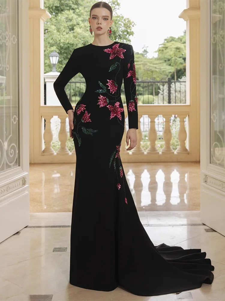 HIGH STREET Neueste Mode 2026 Designer Partykleid Damen Blumen Diamanten Perlenbesetztes Langarm-Maxikleid mit Schlitz