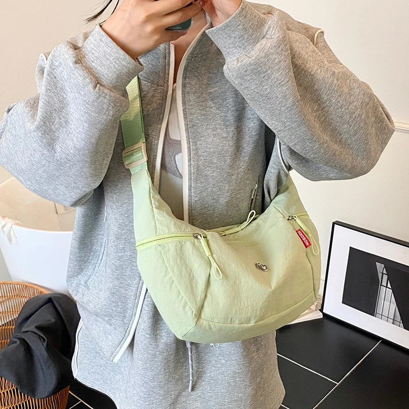 

Multi-Color Lightweight Single-Shoulder Crossbody Bag, Fashionable and Simple Women's Large-Capacity Bag, Casual Travel Crescent Bag