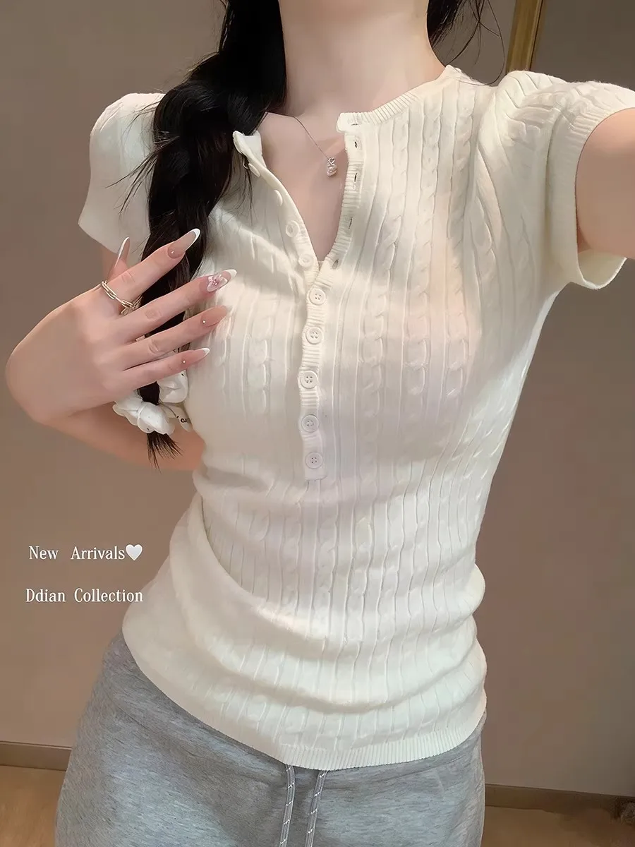 

Miu Style Knitted Short Sleeve Slim Fit Summer Top Half Open Collar Versatile Fashionable Soft Knitwear Women's Fashion 2026