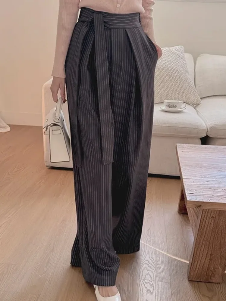 Damskie spodnie garniturowe w paski w kontrastowych kolorach retro, codzienne, wczesna jesień, nowy design, z paskiem, plisowane, długie spodnie do pracy.