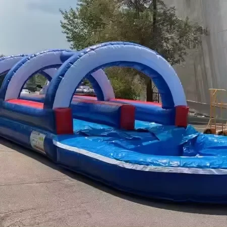 

Надувная водная горка коммерческого класса темно-синего цвета с надувным замком для бассейна для взрослых и детей включает в себя воздуходувку