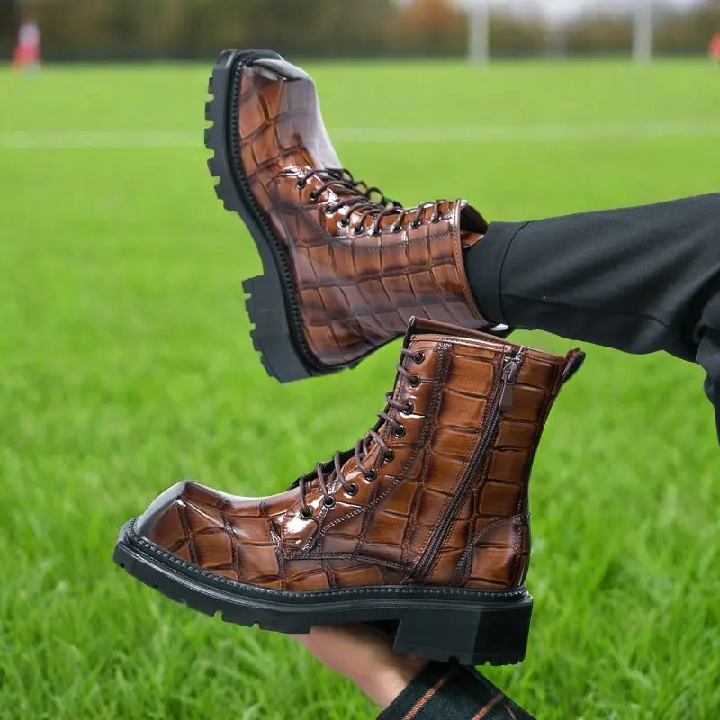 

2025 Trendy Men Winter New British Style Pattern Personality Hairstylist High-top Denim Leather Mid-calf Short Boots