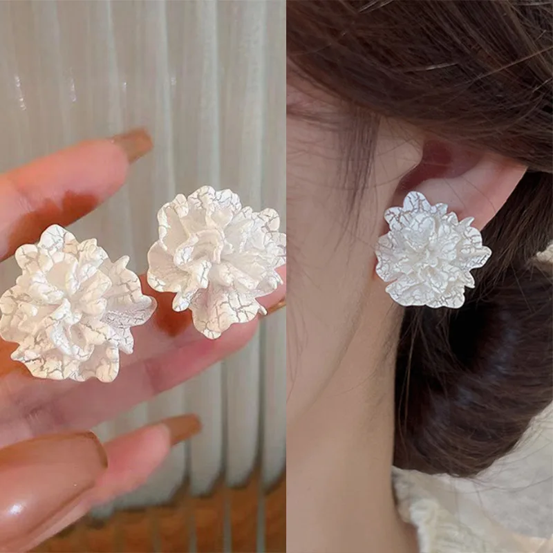 White Camellia Flower Earrings for Women Flower Earring 2024 New Modern Korean Fashion Cute Teens Girl Party Jewelry Accessories