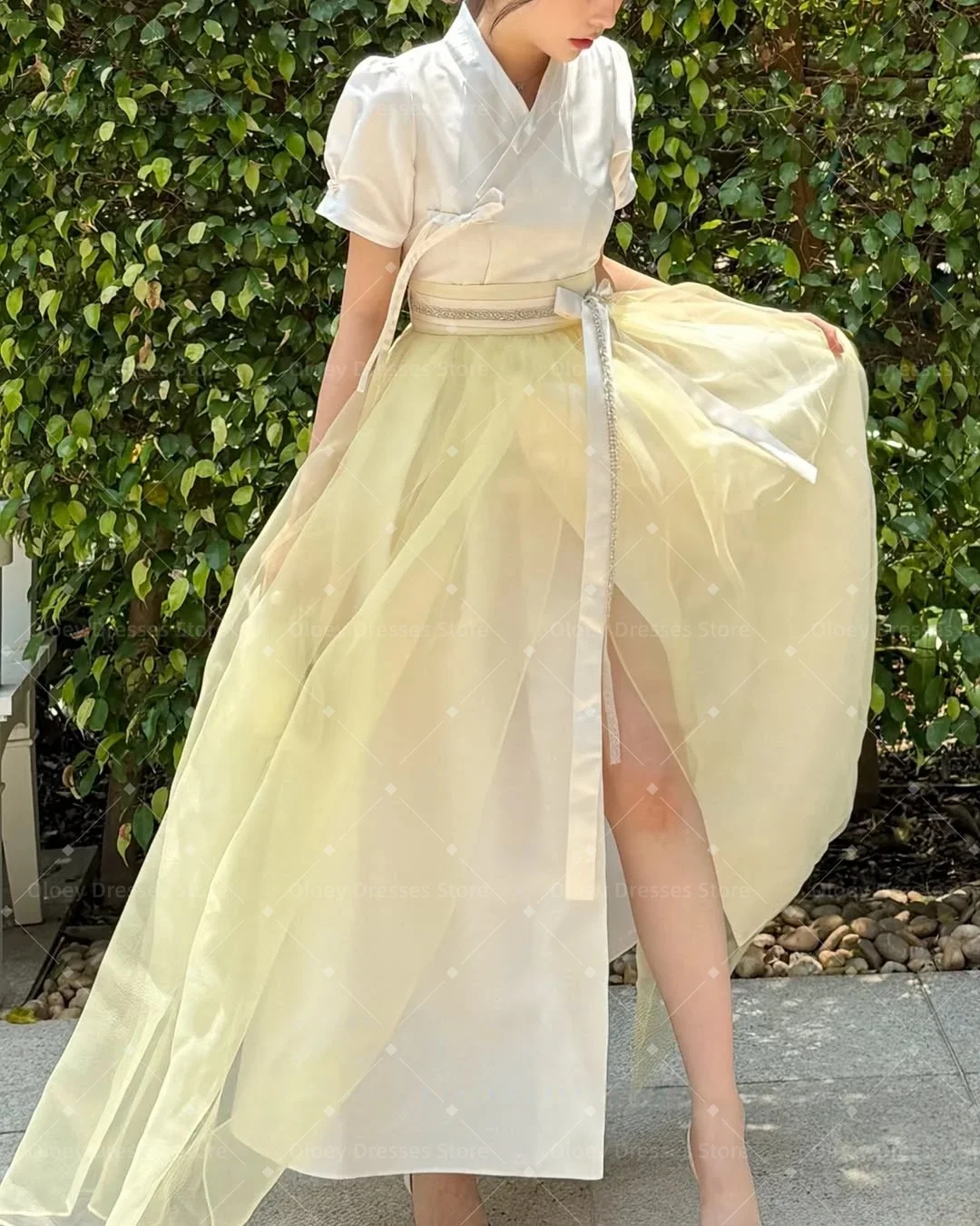 

OLOEY Customized Yellow Hanbok Korean Wedding Dresses V-Neck Short Sleeves Evening Party Dress Prom Party Gown High Slit