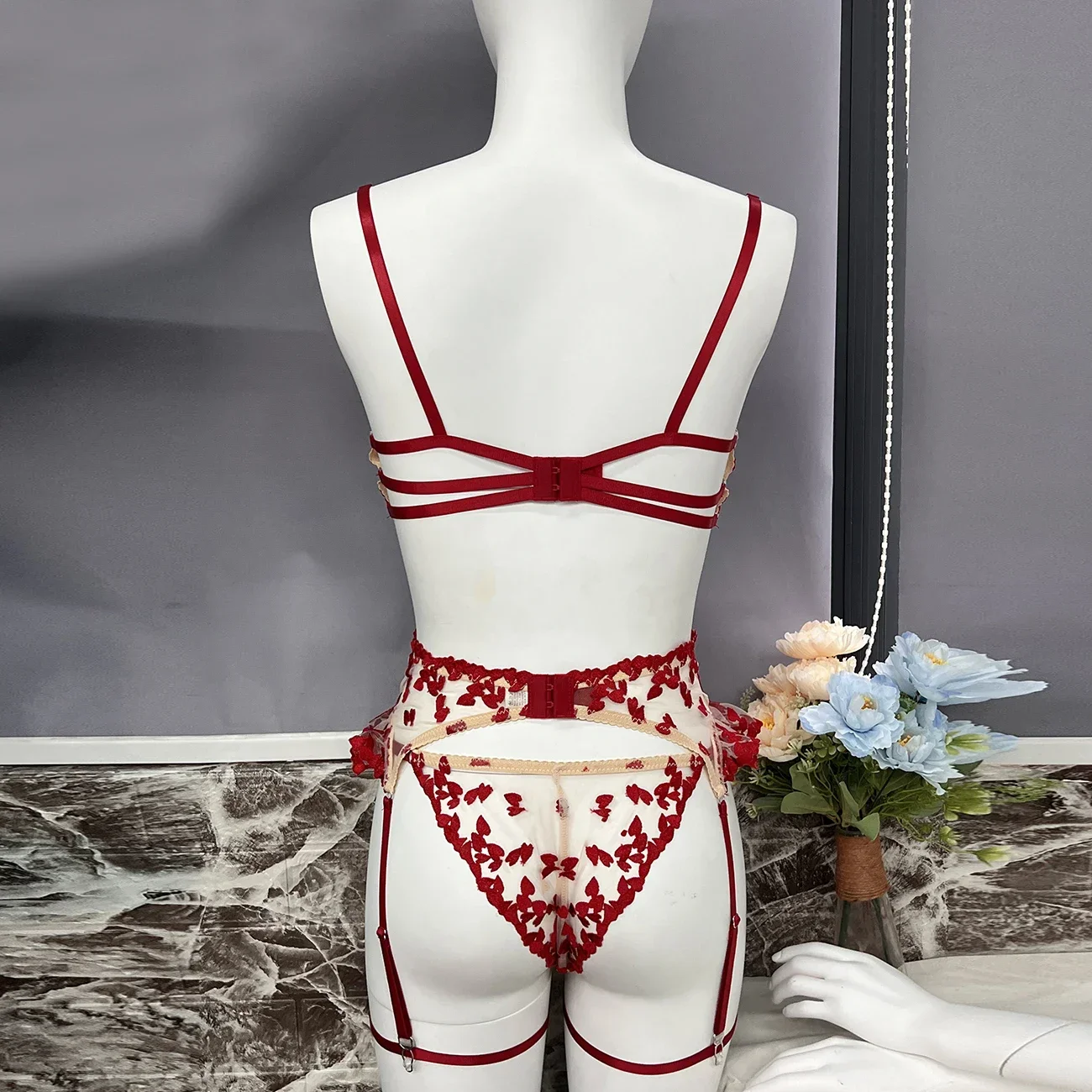 CHUANGERM-Lencería Sensual con forma de corazón, bordado de encaje transparente, ropa interior elegante de 4 piezas, artículos íntimos con volantes, trajes sexys delicados