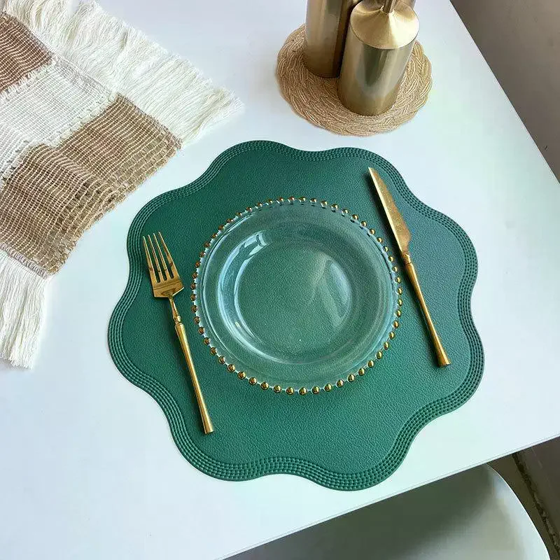 Flower Shaped Leather Placemats Heat-Resistant Washable Place Mats Waterproof Non-Slip Kitchen Tableware Pad Christmas Decor