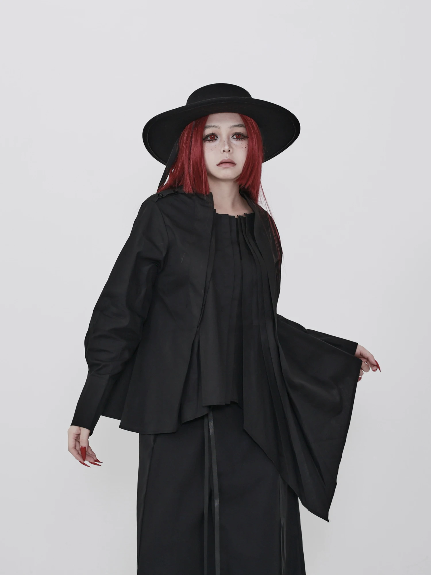 

Dark Style Asymmetric Hem Long Sleeve Black Shirt Loose Fit Slimming Effect Folded Design Women's Premium Fashion Top