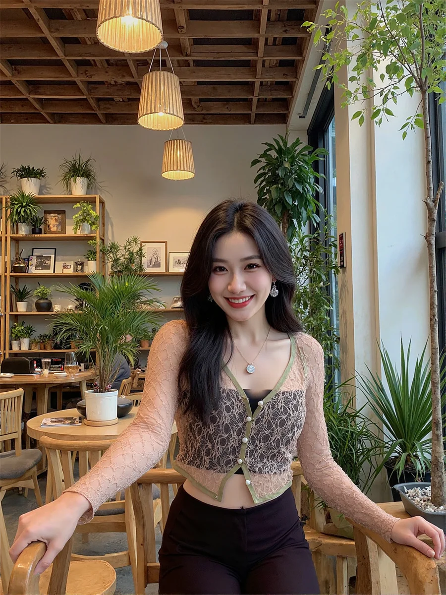 Camisas blancas para mujer, blusas de encaje con agujeros y cuello en V con botones frontales, ajustadas, elegantes, sencillas, básicas, minimalistas, a la moda