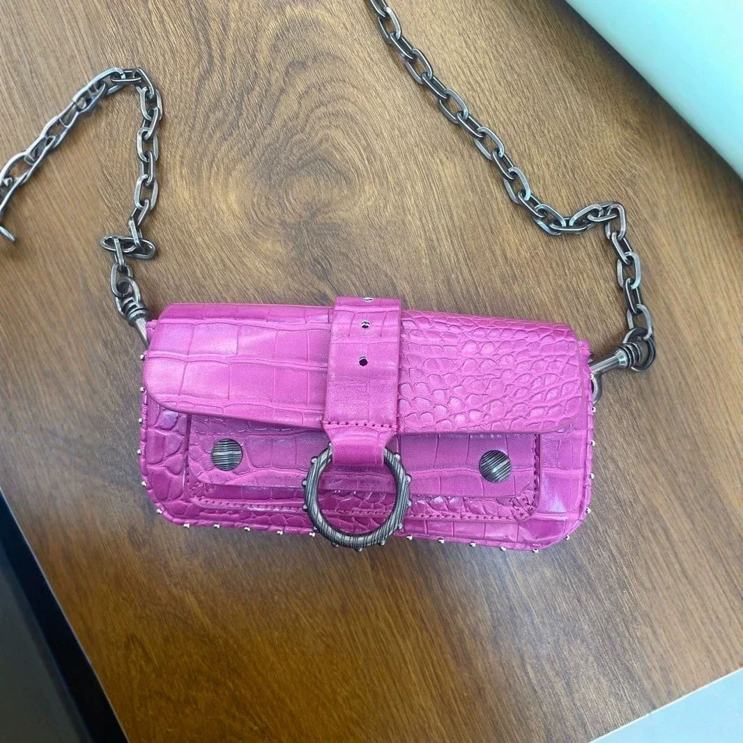 

2025 Classic and Fashionable New Single-shoulder Crossbody Bag, Small Square Bag and Mobile Phone Case