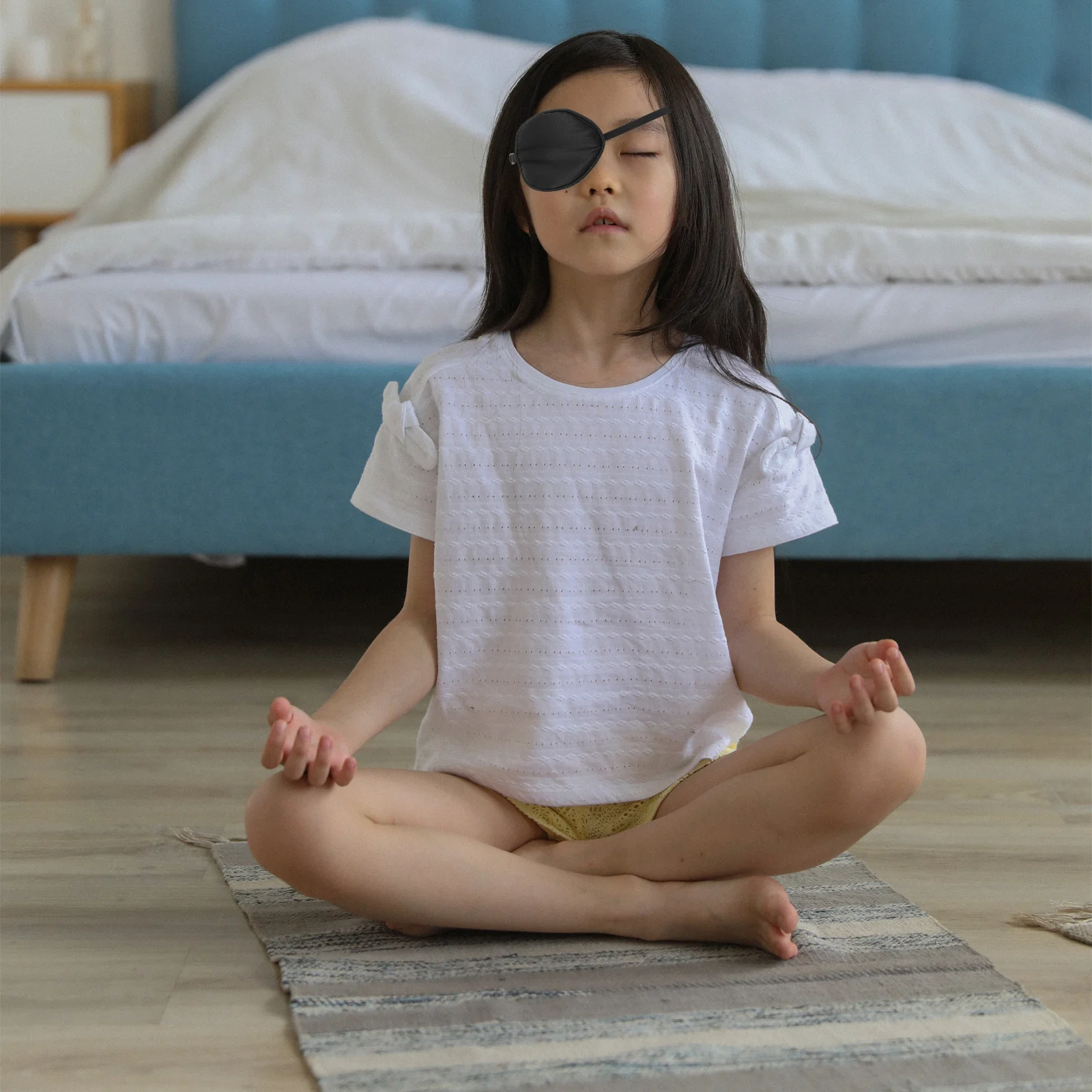 

2pcs Silk Eye Patches Lightproof Single Covers For Kids Adults Adjustable Amblyopia Strabismus Correction Protective Eye Covers