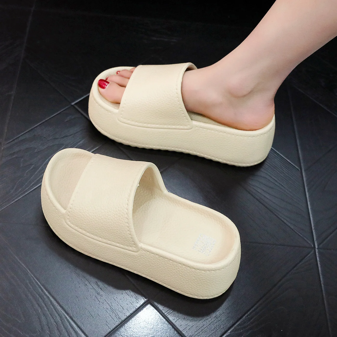 

Thick Soled Women's Slippers Summer Soft Soled Home Bathroom Non Slip Slippers Casual Women's Shoes
