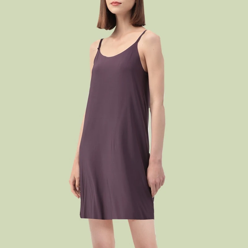 Plus size vestido deslizante de seda gelo sem costura camisola de resfriamento em camadas camisola anti deslizamento design de alça fina para o verão alisamento de as costas