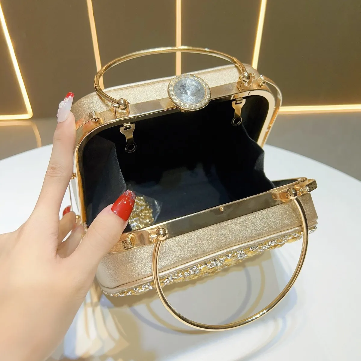Gold Heart Radiant Rhinestone Ring Handle Clutch Bag Women Fashion Runway Party Wedding Evening Handbag Sac De Marque Luxe Femme view 4