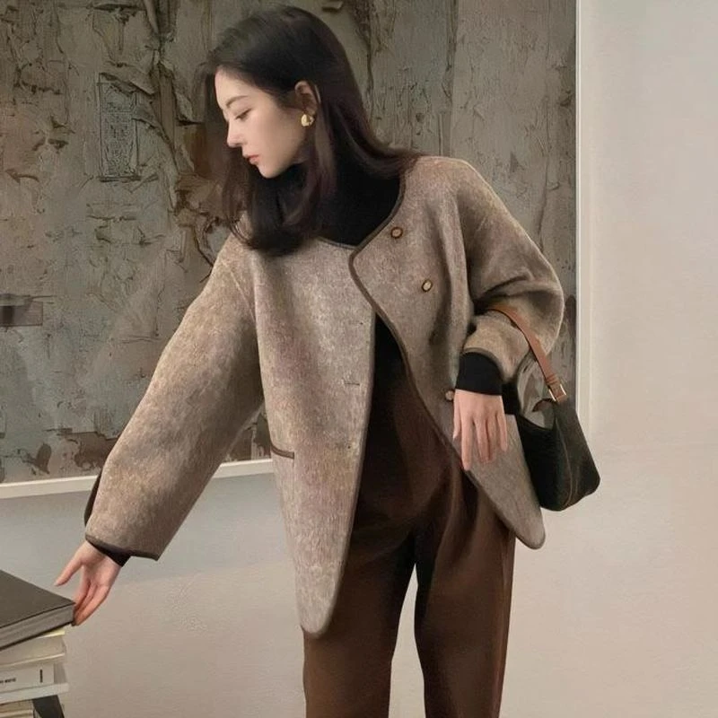 Cappotto di lana con scollo a maniche lunghe stile vintage coreano Giacca monopetto in cashmere da donna allentata 2025 Giacca autunno inverno da donna