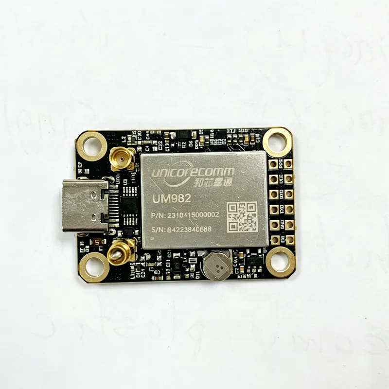 UM982 RTK GNSS Receive Kit , Multi-Frequency Full Constellation Receiver with 2 Full Band Helical Antennas and Extension Cables