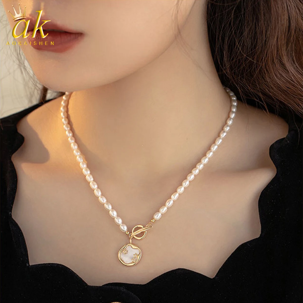 

Aokaishen Pearl Necklace Versatile for Female Niche High-end Collarbone Chain Small Grain Pendant Jewelry