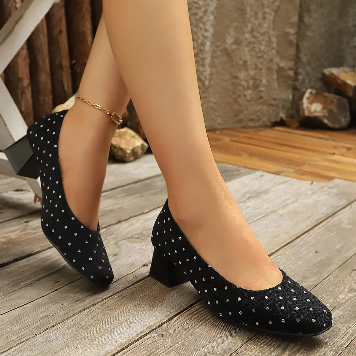 Zapatos de tacón alto con punta en forma de salón y tacón grueso, de estilo fácil de poner, estables y cómodos, con estampado de lunares, para mujer. No cansarán tus pies.