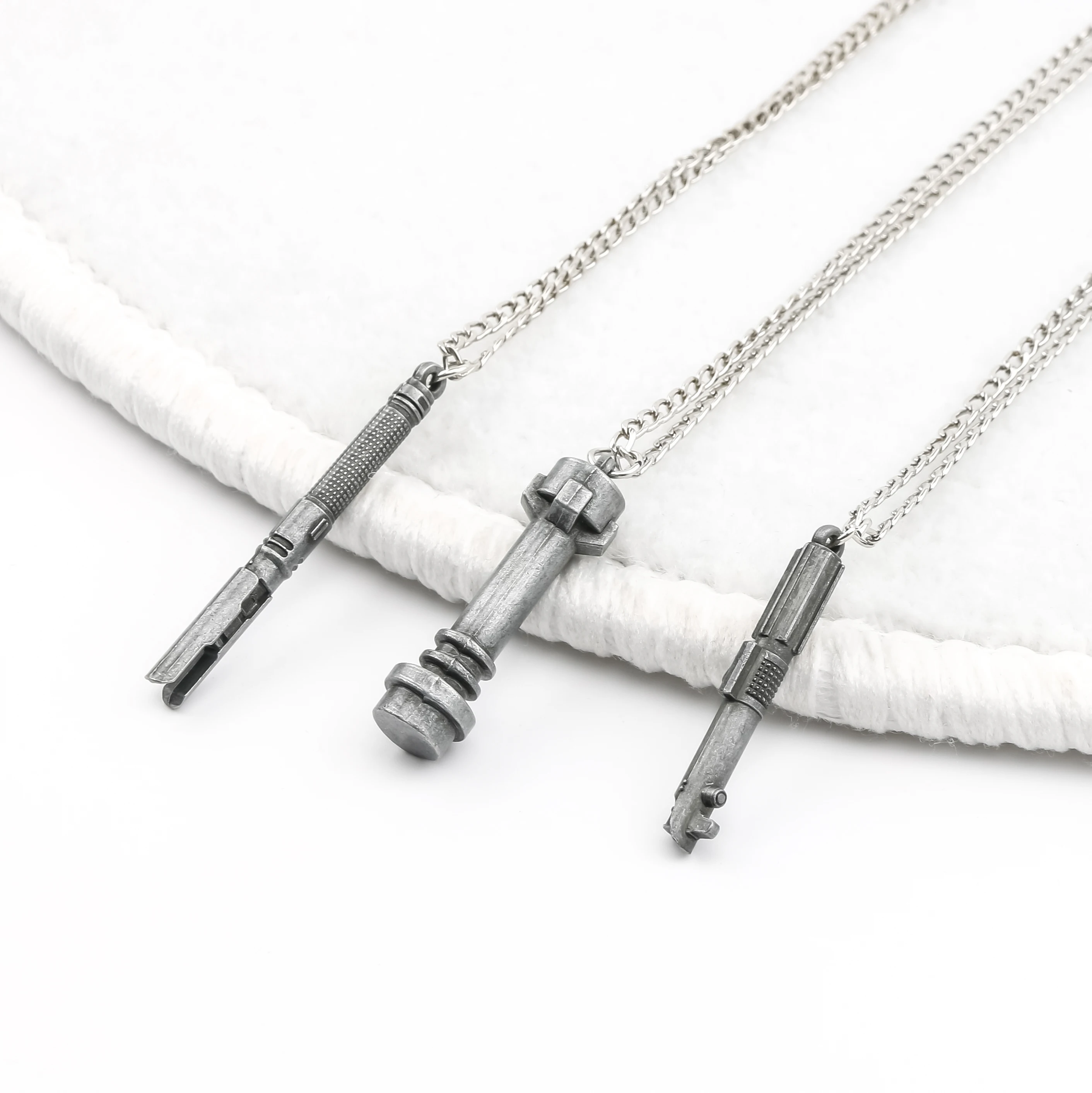 TXQSABER Spada Laser MINI, Collana con Spada Laser, Ciondolo Spada Laser Jedi per Duelli Intensi, Accessori e Componenti, Giocattoli Cosplay per Adulti