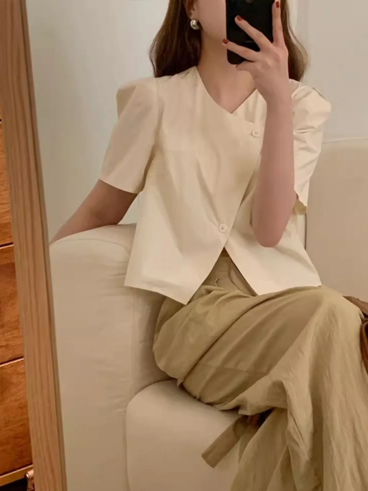 

White Chic Summer New Loose Bubble Sve irt V-ne Irregular Buttoning Women's Faionable Premium Quali Pure Color Com...