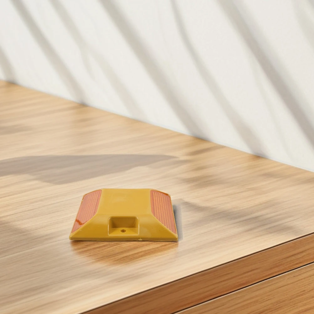 5pcs Road Delineators Heavy Duty Reflective Plastic Raised Design For Highway Driveway Pathway Safety Markers Traffic Guidance