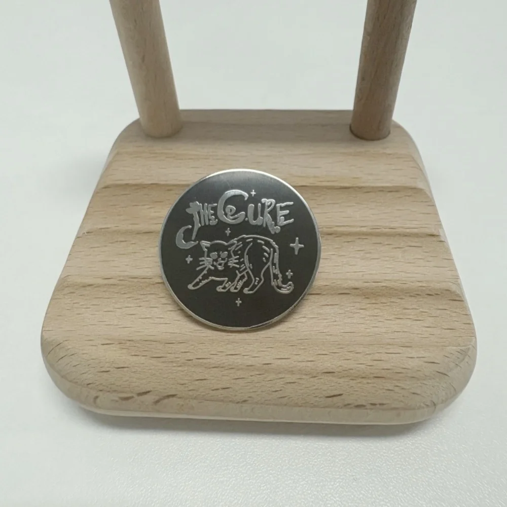 Banda gato logotipo emblema distintivo enigmático mistério gatinho escuro esmalte pino música fã presente coleção