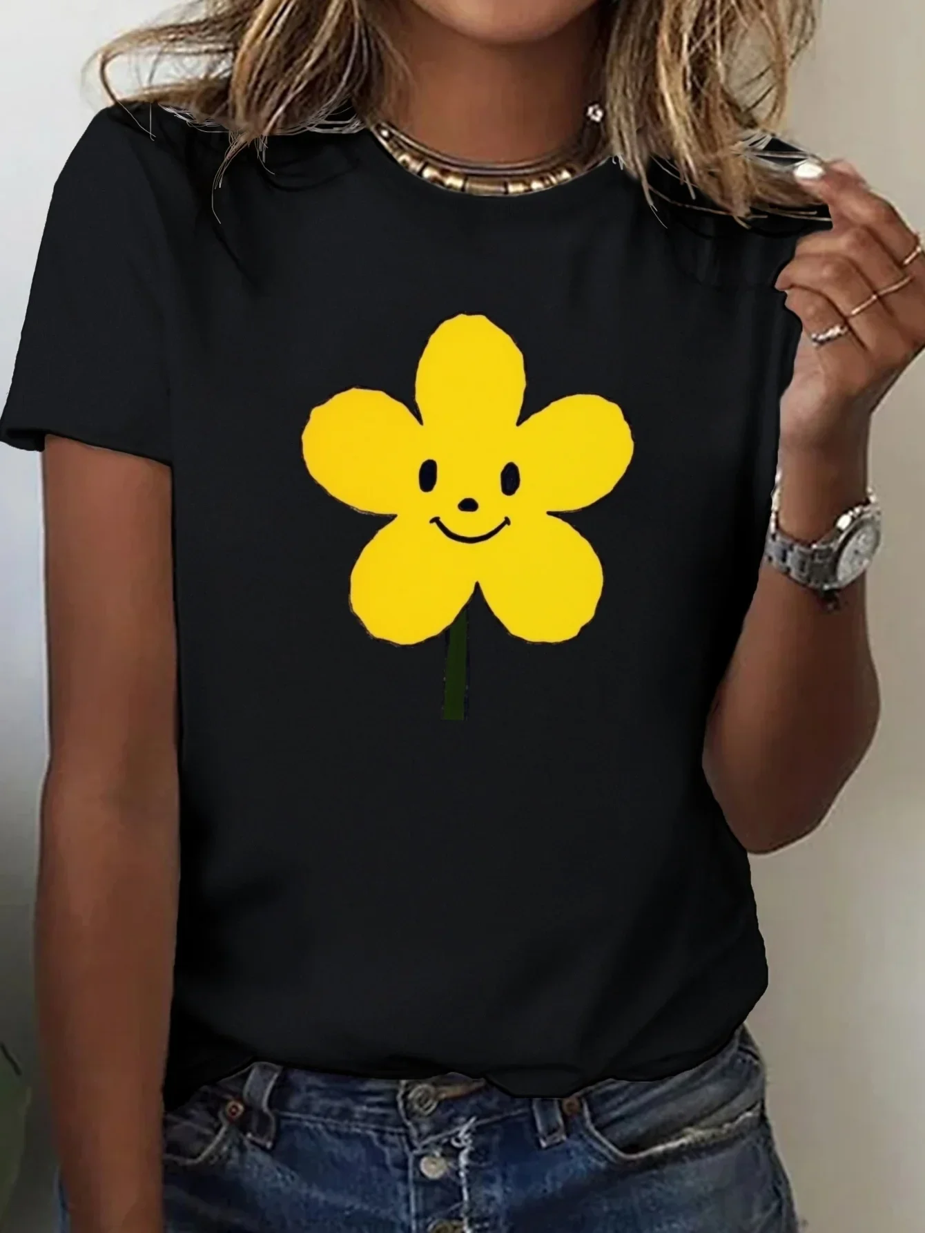 Smiling Yellow Flower Pattern T-shirt Women's Plus Size Casual Short Sleeved Round Neck Top Comfortable Daily Fashion Printed