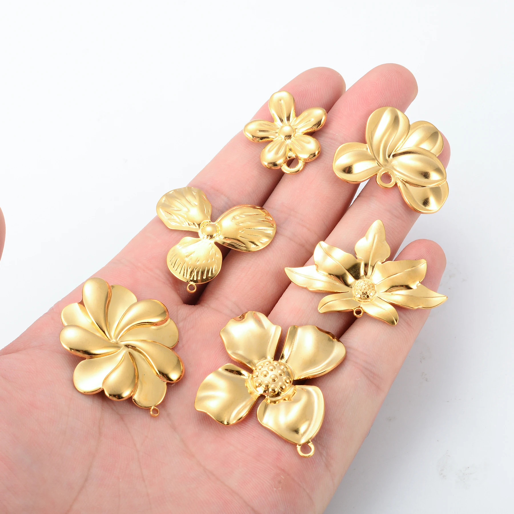 2Pcs/Lot Exquisite Gold Color Flower Charms Stainless Steel Pendants DIY Earrings Necklace Jewelry for Women Accessories