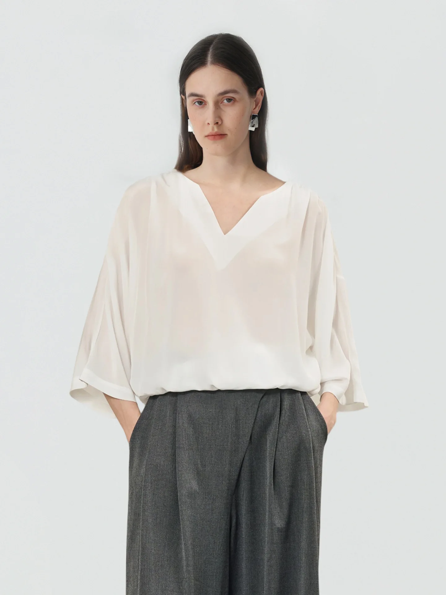 Women 100% Mulberry Silk Blouse White Deep V Neck Loose Silk Shirt Elegant Office Luxury Silk Top Casual Oversized Blouse