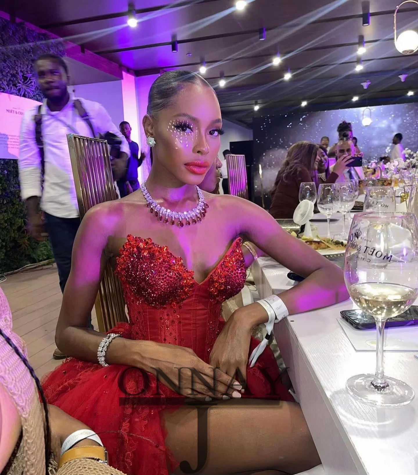 فساتين حفلات الكوكتيل المثيرة المخصصة لحفلات العودة للوطن بأحجار الراين قصيرة على الطراز العربي السعودي فستان حفلات الكوكتيل فيستدوس دي نوش