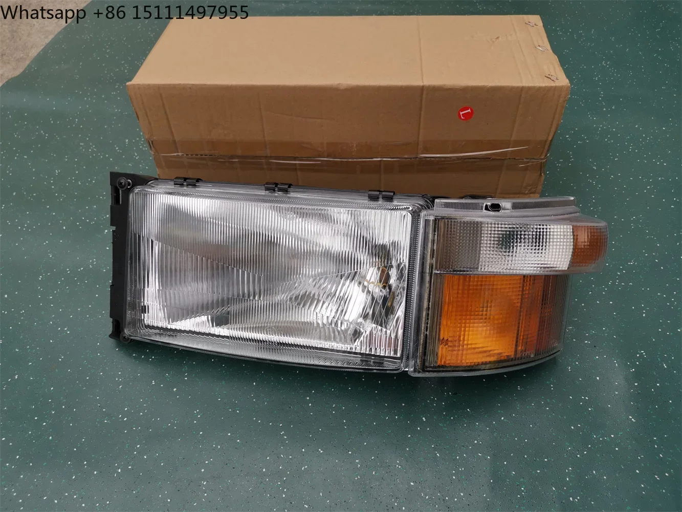 Truck Accessories Auto Parts Spare R650 QDDDJDZ-SKNY-F Front Corner Light Spare Parts for Trucks Scanias
