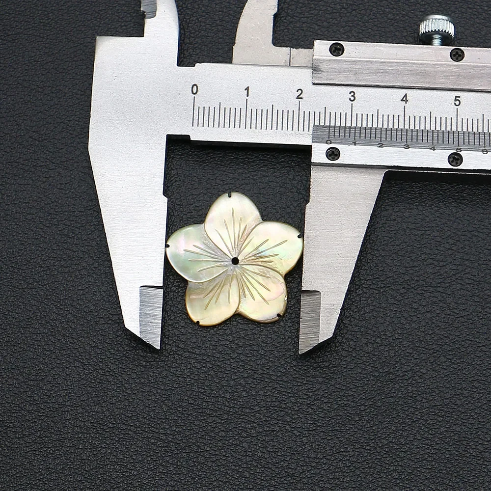 Vintage-style Natural Yellow Shell Carved Flower-shaped Single-sided Loose Single-hole Beads DIY Accessory for Necklace Earrings