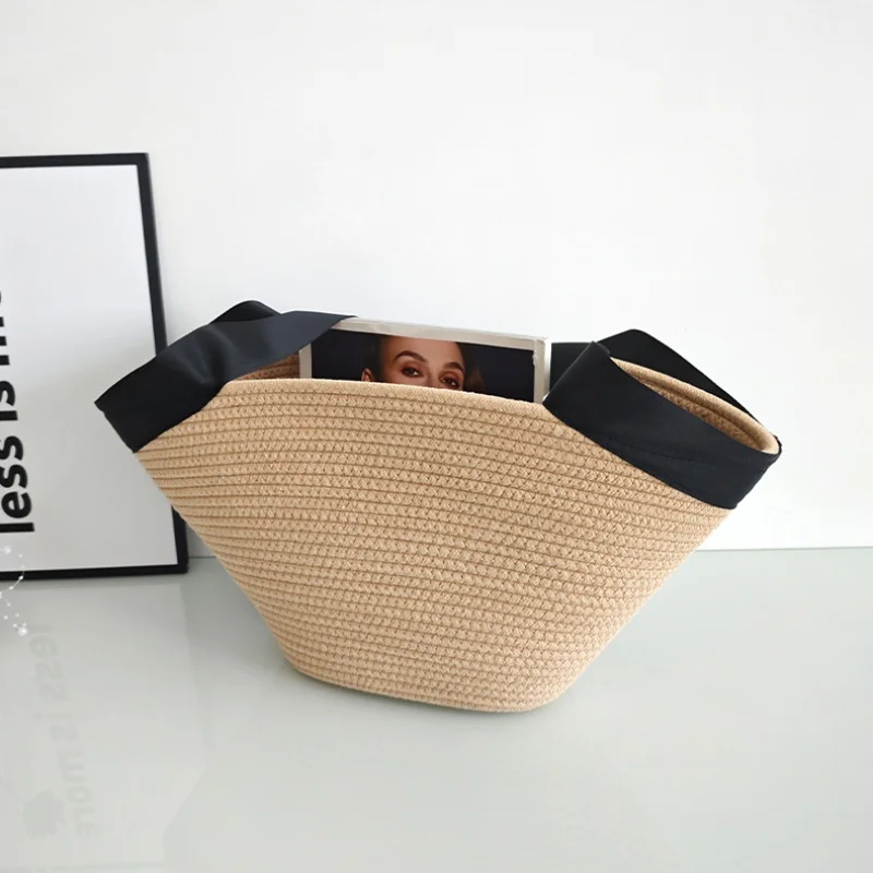 حقيبة يد نسائية كاجوال من القطن المنسوج بسعة كبيرة مصنوعة يدويًا من القش على شكل دلو حقيبة شاطئ لقضاء العطلات والسفر حقيبة كتف عصرية