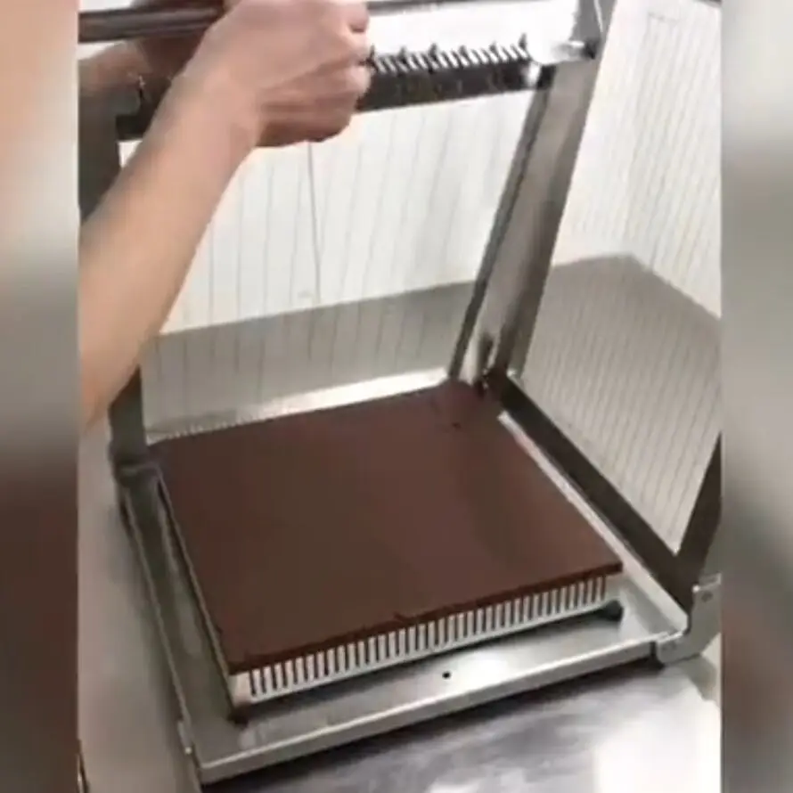 Double Arm Cake Raw Chocolate Cubes Mold Guitar Wire Cutter Customized Soft Bread Cutting Cheese Divider Machine