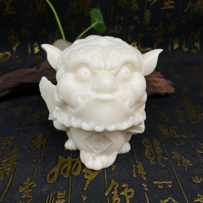 

New Ivory Nut Carved Magic Beast Wisdom Lion Ornaments9.7/9.4cmDesktop Tea Ornaments for Office and Car Decorative Ornaments