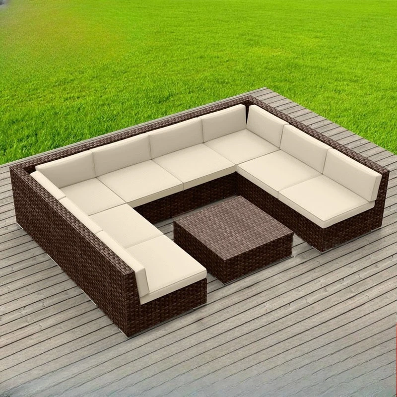 

Уличный двор, офисное здание, зона ресепшн, центр продаж, круглый диван, уличное кресло из ротанга, для крупных переговоров