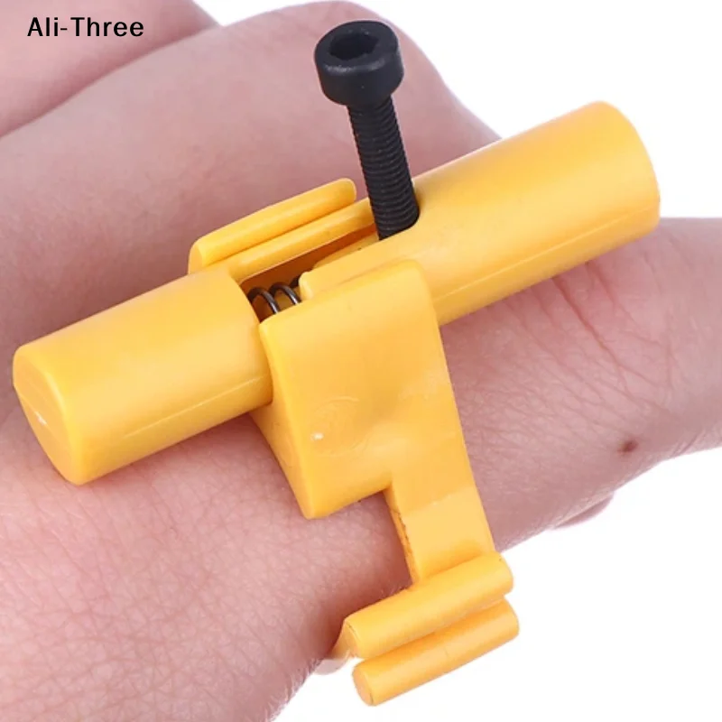 Finger Ring Decompression Artifact Game Toy Keychain Launcher Model Keyring For Boys Children Toy Accessories Stress Relief Gift