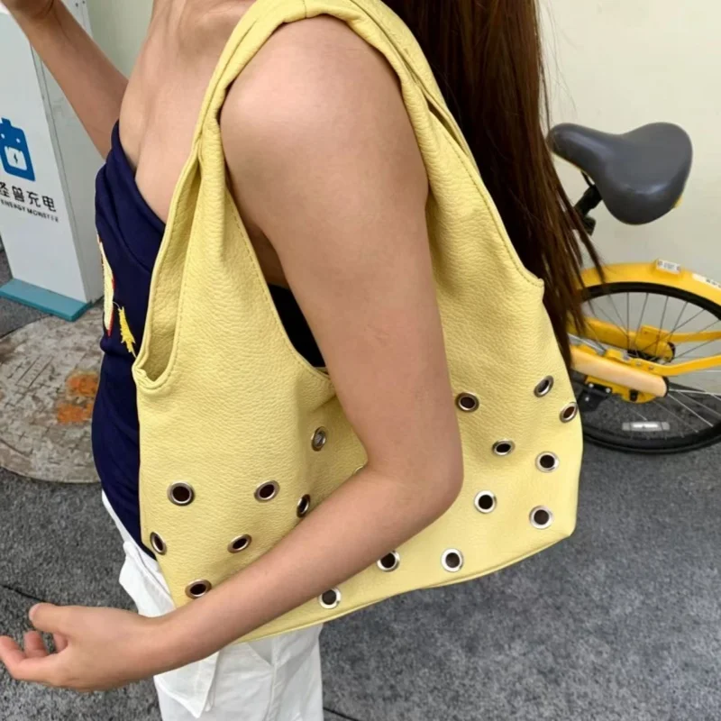 2026 New High Quality PU Leather Punk Underarm Bag Women's Commuter Light Luxury Niche High-end Portable Shoulder Bag Tote Bag