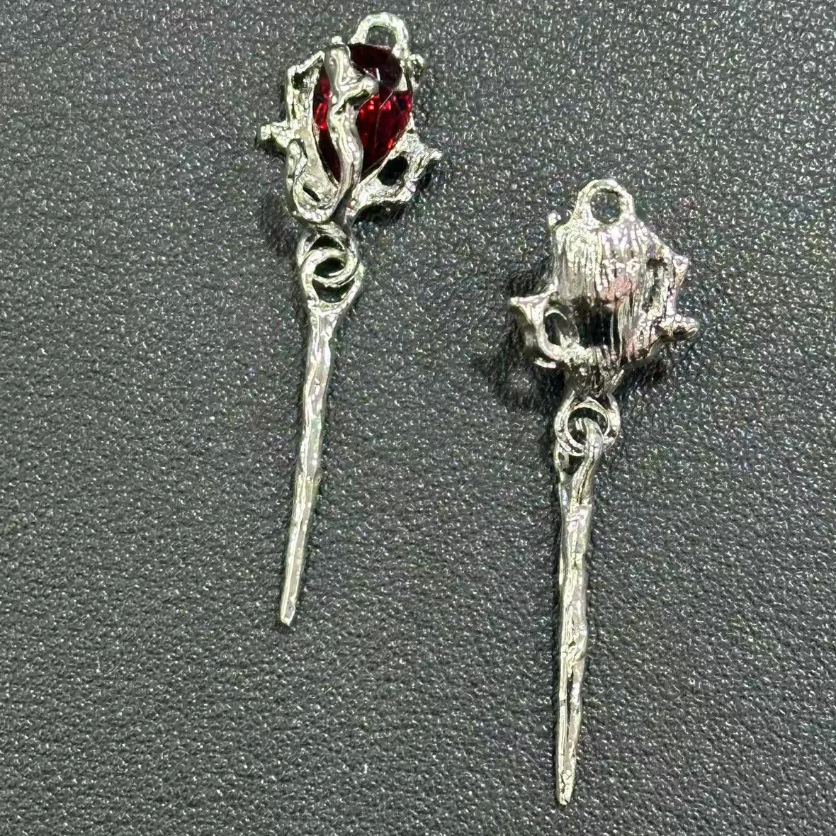 Simple and fashionable versatile rose pendant accessories, zinc alloy inlaid with ruby necklace materials