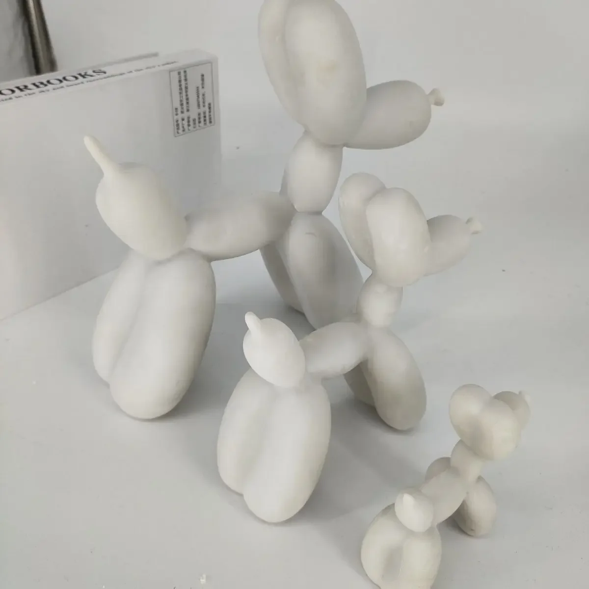 

Net red fluid balloon dog white embryo KAWS table top decoration cake bakery resin crafts decoration decorative figurines