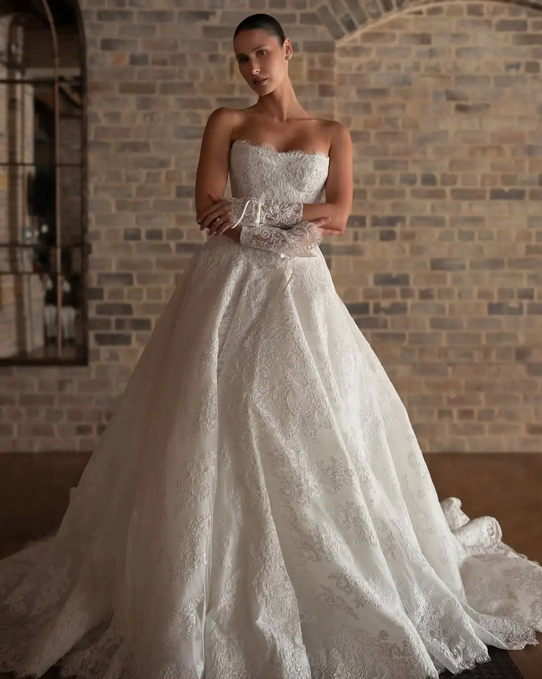 Customized High quality Robe De Mariage Lace Ball Gown Wedding Dress Detachable Long sleeves Corset Bride Gown vestido de novia