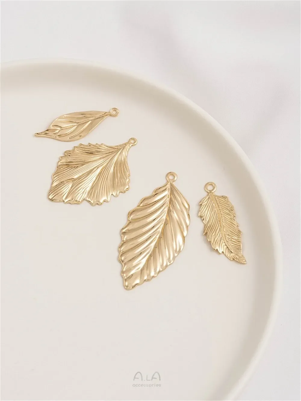 

14K Gold-plated Textured Leaf Pendants Ginkgo Charms Pendants Diy Handmade Earrings Hairpin Accessories K547