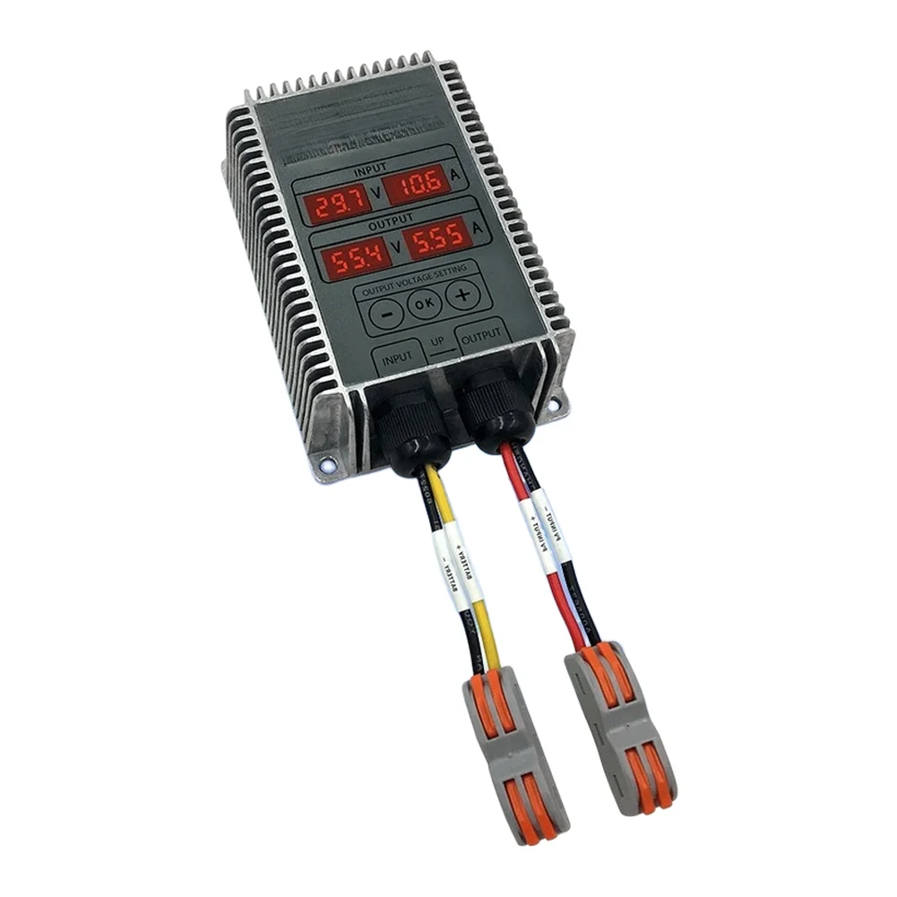 IP66 Rated MPPT Solar Boost Controller Supporting 200W 300W 400W PV Input with 24V 85V Adjustable Output Voltage Range