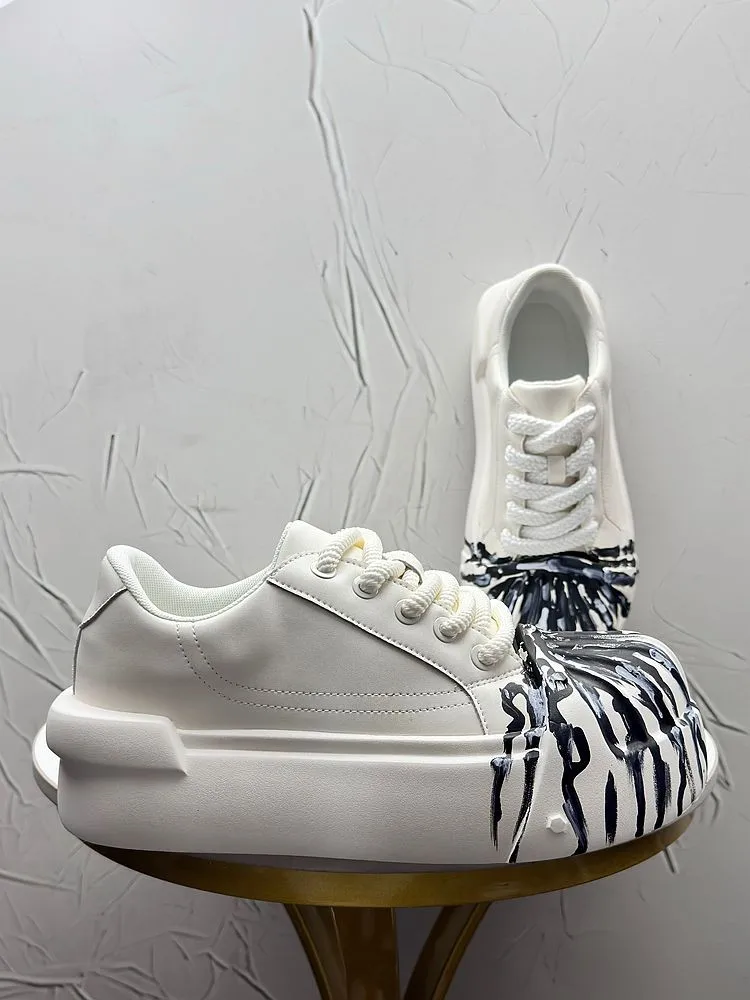 Hip Hop Mens Platform Shoes Lace Up Personality Graffiti Round Toe Casual Sneakers Fashion New Footwear Height Increasing Shoes