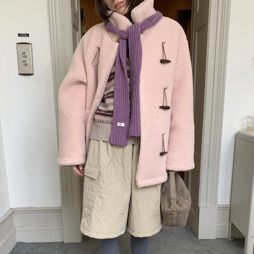 

Ladies Chic Vintage Korean Sle Lamb Fur Coat with Horned Leather Collar Mid-Length Women's Outerwear Long Sve Winter Coat