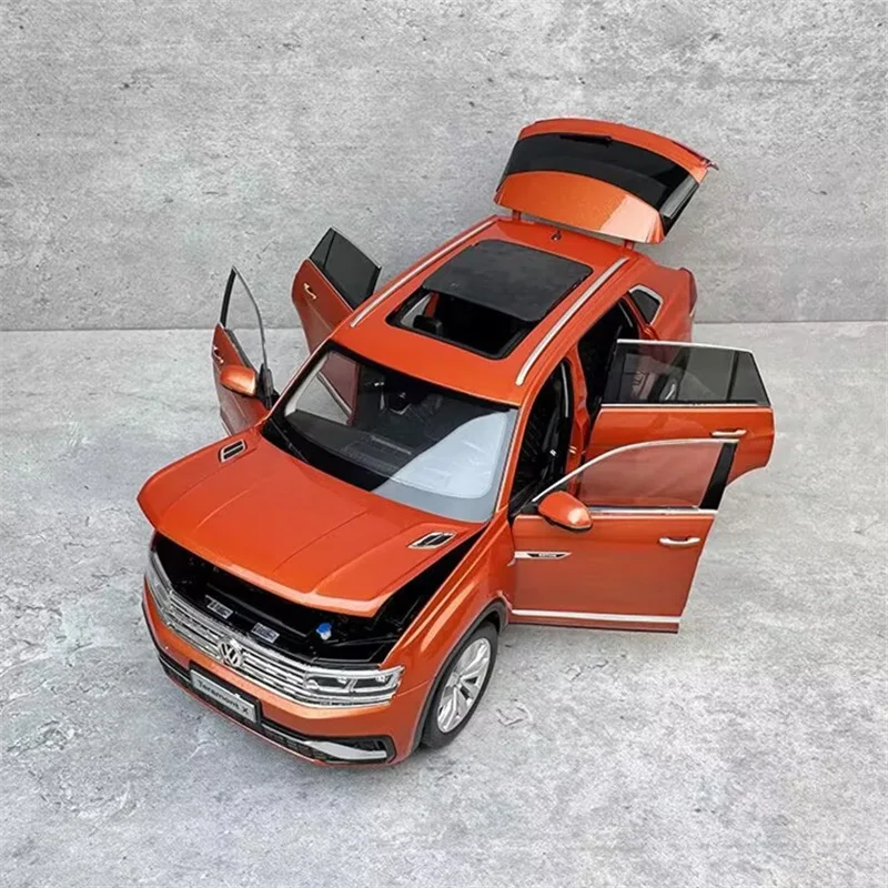 

1:18 2017 VW Teramont X SUV Alloy Car Model Diecasts Metal Off-road Vehicles Car Model High Simulation Collection Kids Toys Gift