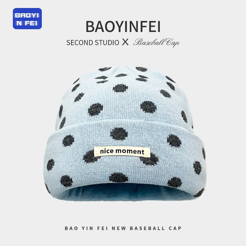 Koreanische blaue, gepunktete Strickmütze für Damen, Herbst- und Winter-Outdoor-Warmmütze, große Kopfbedeckung mit Ohrenschutz, Skull-Beanie-Mütze – Detail 3